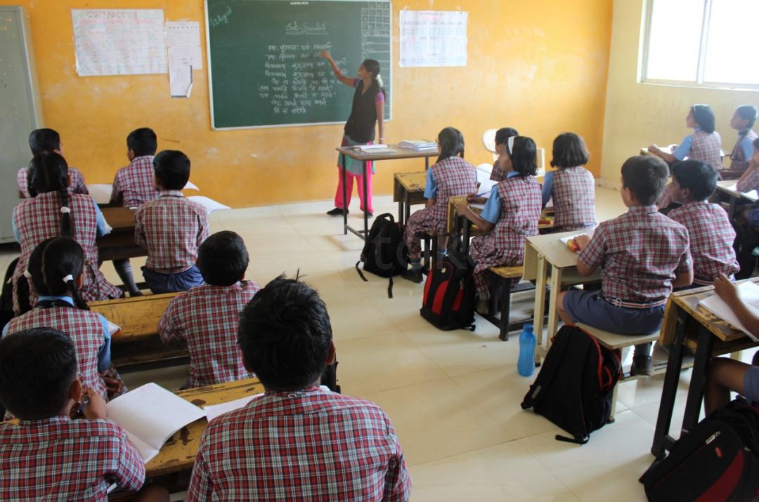  Late Mrs. Housabai Jaypal Magdum Public High School