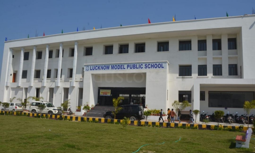  Lucknow Model Public School