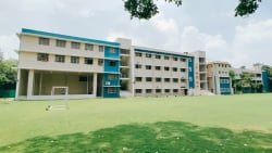 CBSE Schools in Central Park, Delhi, DELHI KANNADA SENIOR SECONDARY SCHOOL, Building No. 3, Lodhi Estate, Near Khan Market Metro Station, Lodhi Estate, Delhi