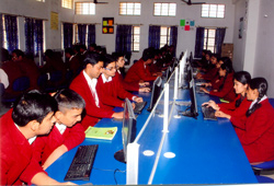 S R DAV PUBLIC SCHOOL Galley Image 2